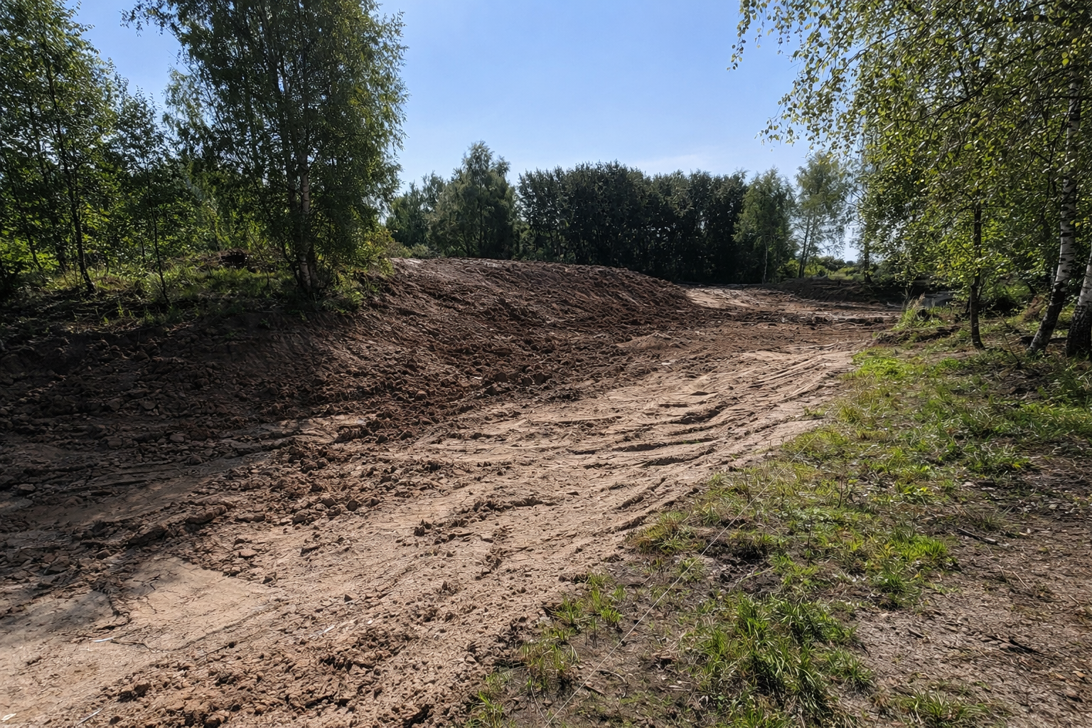 Работа RedHills — проект 34: очистка водоёмов, земляные работы, благоустройство