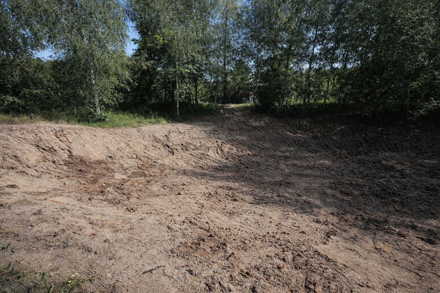 Работа RedHills — проект 50: очистка водоёмов, земляные работы, благоустройство