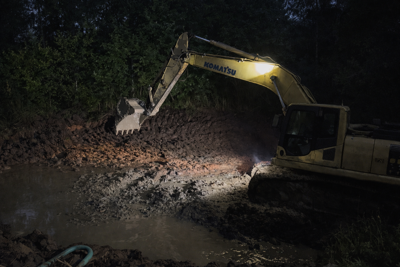 Работа RedHills — проект 29: очистка водоёмов, земляные работы, благоустройство